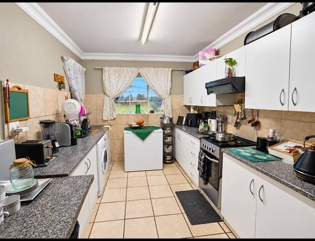 3 BEDROOM PROPERTY TO RENT IN SELECTION PARK